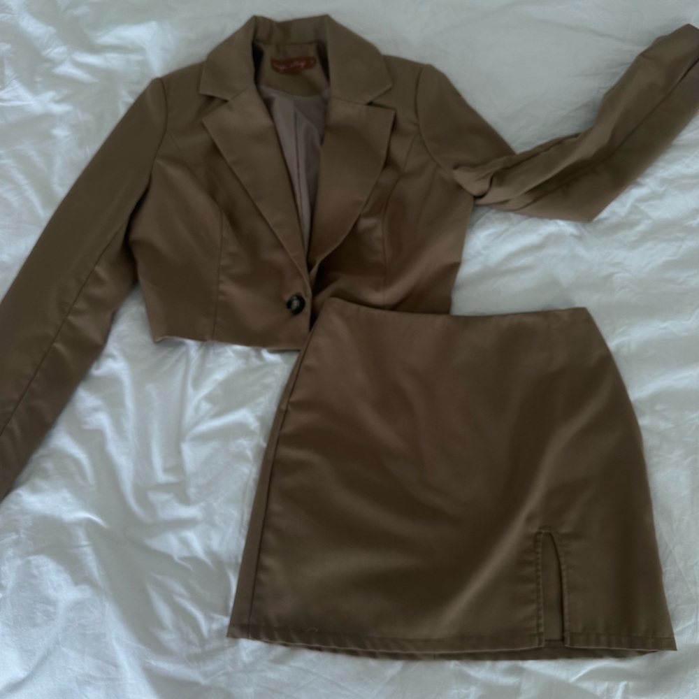 Crop blazer and skirt set